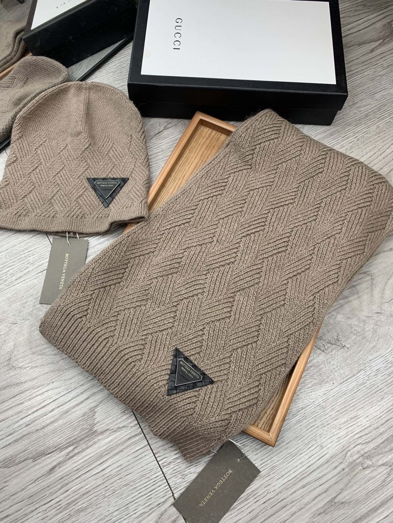 Bottega Veneta Caps Scarfs